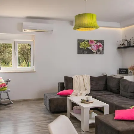 Gorgeous In With Wifi Fažana